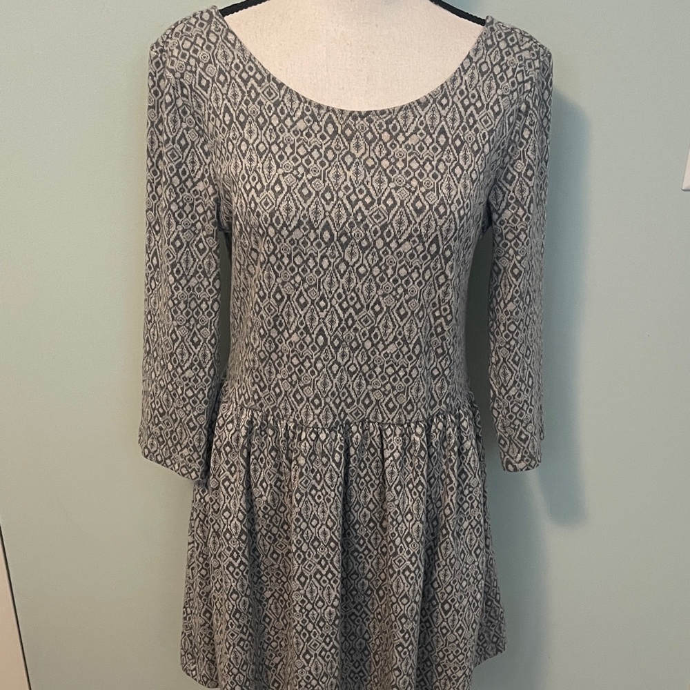 BP NWOT Gray Geometric 3/4 Sleeve Dress